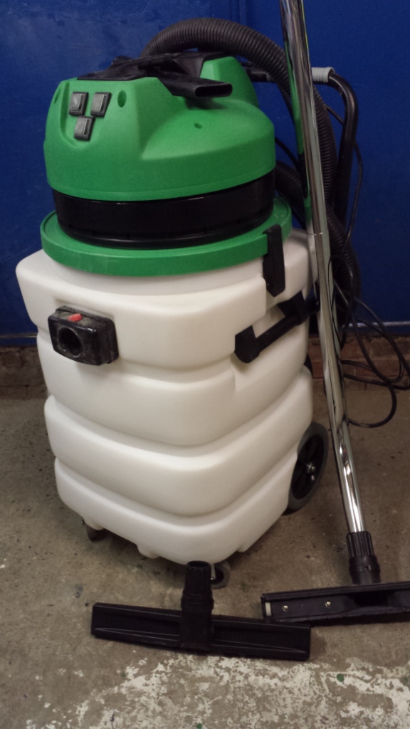 Image de l'objet « ASPIRATEUR EAU/POUSSIERE INDUSTRIEL »