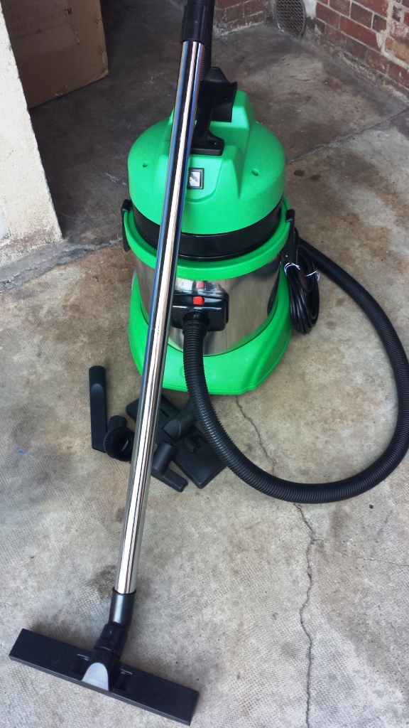 Image de l'objet « ASPIRATEUR PETIT EAU/POUSSIERE INDUS »